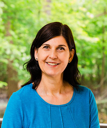 Kim Preston - headshot