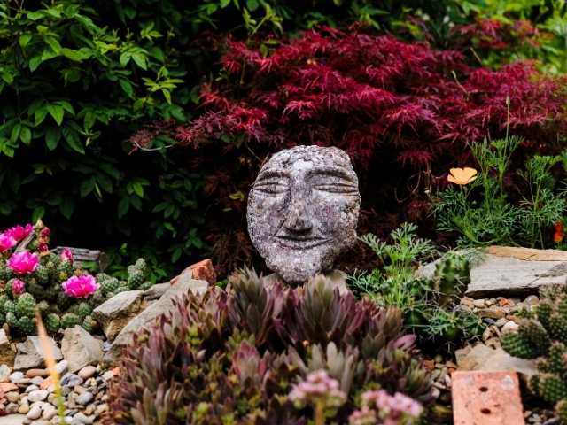 sculpture of face