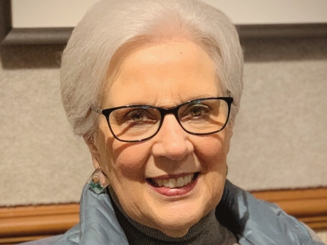 headshot of Carol Harvey