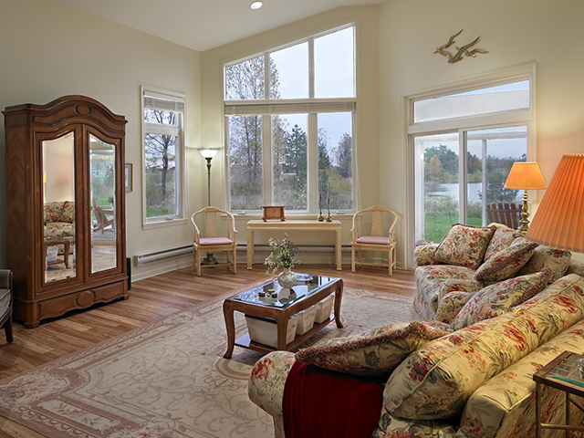 Cottage - organized living room