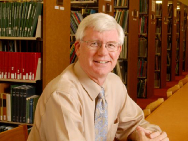 Man sitting in library 
