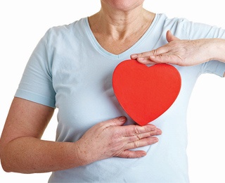 kendal-show-heart-some-love.jpg